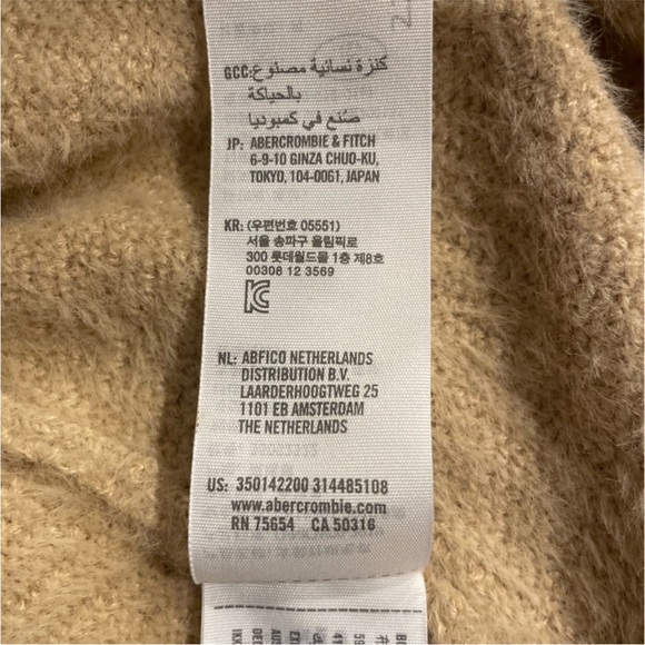 Abercrombie & Fitch Reversible Twist Kitten Sweater NWT! - Picture 9 of 10